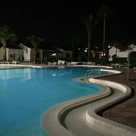 Bungalows Campo De Golf Apartment
